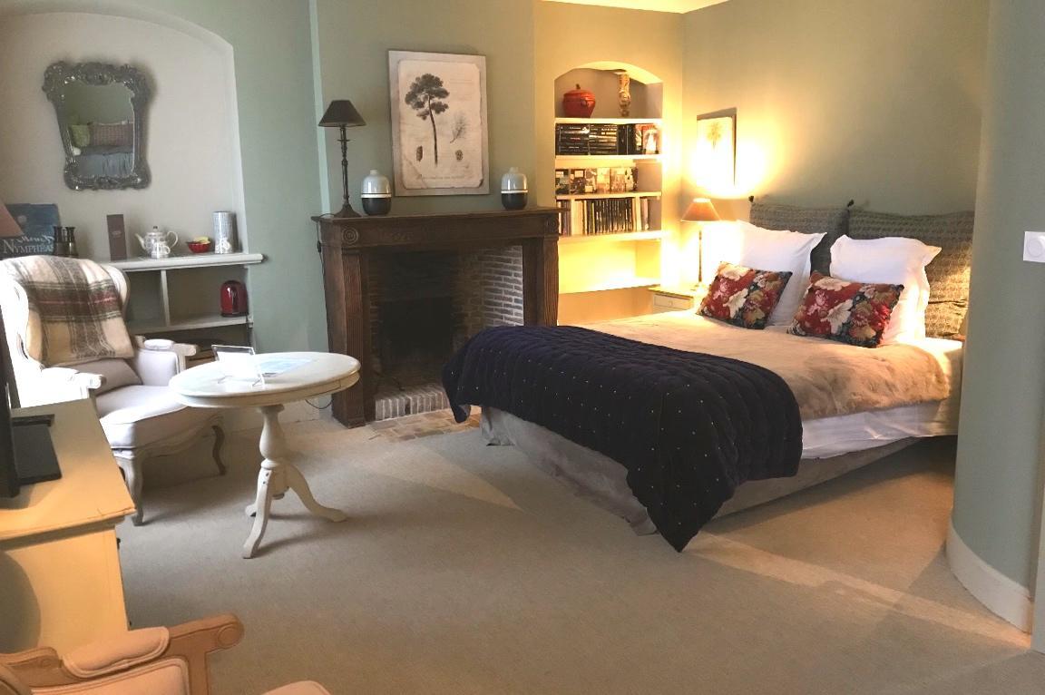 La Cour Sainte Catherine Demeure De Charme Bed & Breakfast